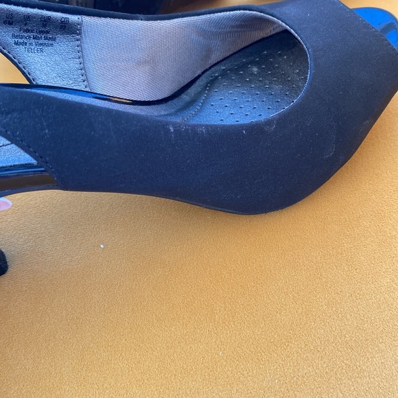 Life Stride, Size 6, Black, Sling Back Heels, Soft System Heels - Picture 11 of 11